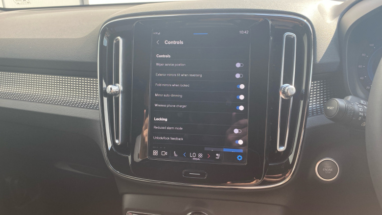 Volvo Xc40 2.0 B4P Plus Dark 5dr AWD Auto Petrol Estate